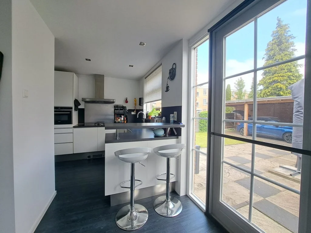 geblurde versie van de foto als achtergrond