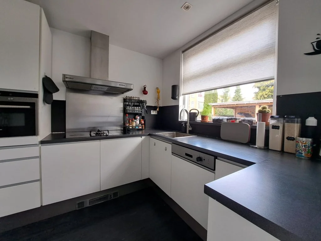 geblurde versie van de foto als achtergrond