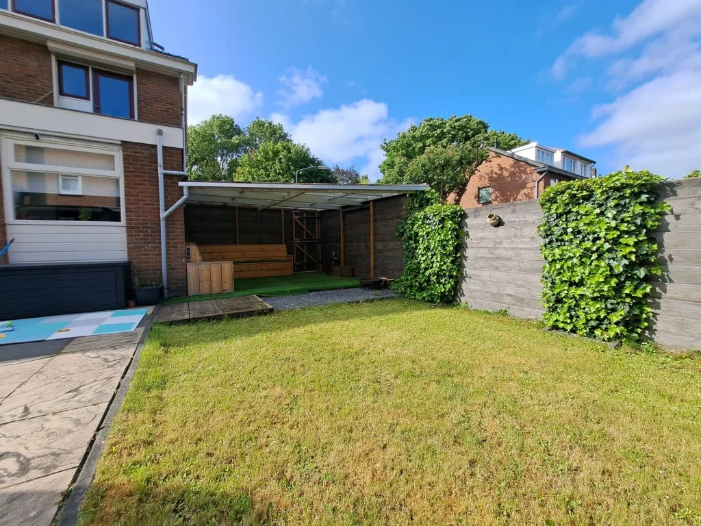 geblurde versie van de foto als achtergrond