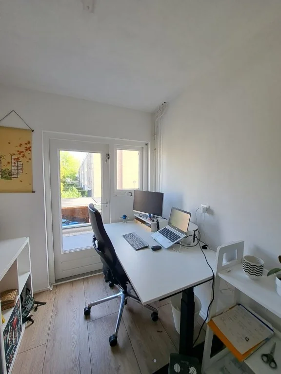 geblurde versie van de foto als achtergrond