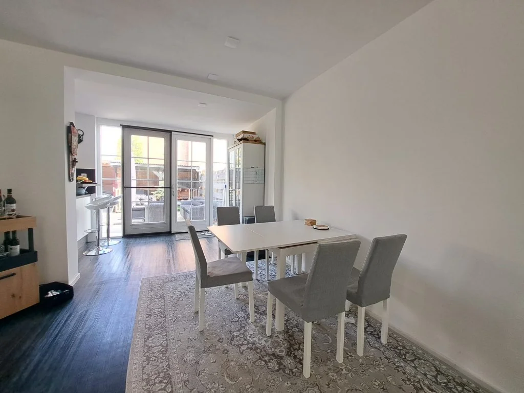 geblurde versie van de foto als achtergrond