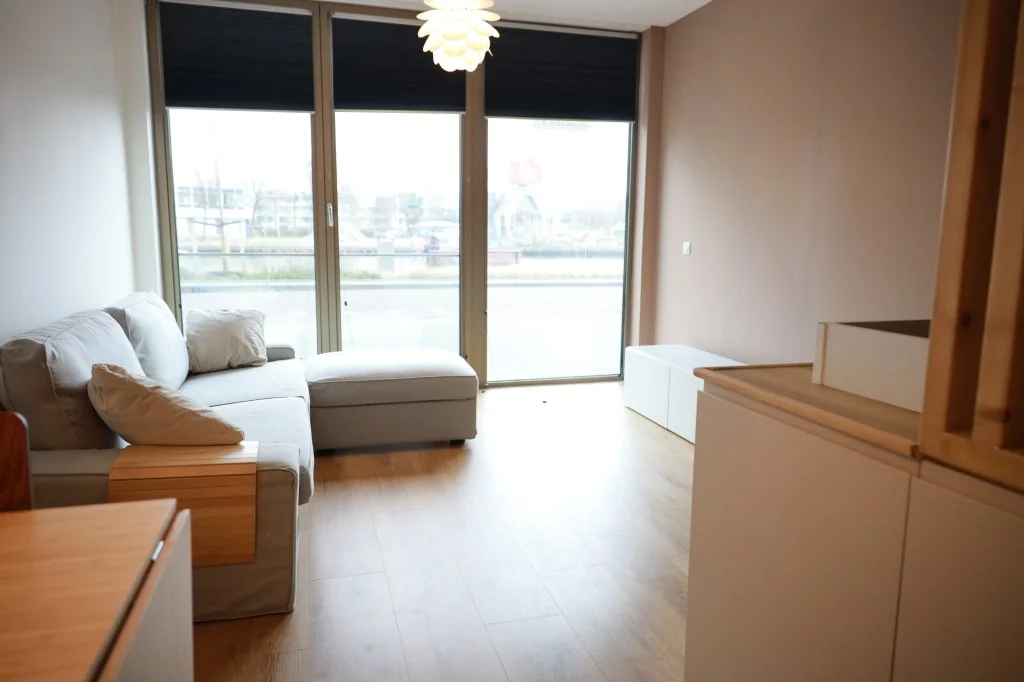 geblurde versie van de foto als achtergrond