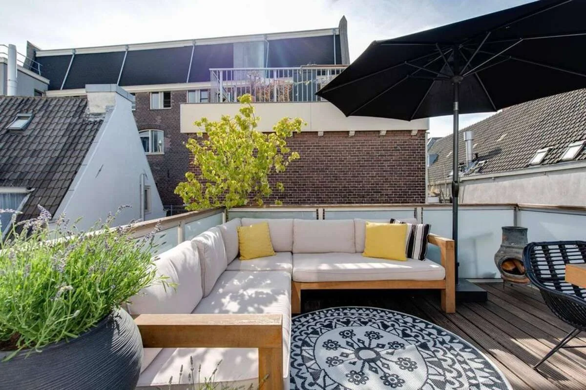 geblurde versie van de foto als achtergrond