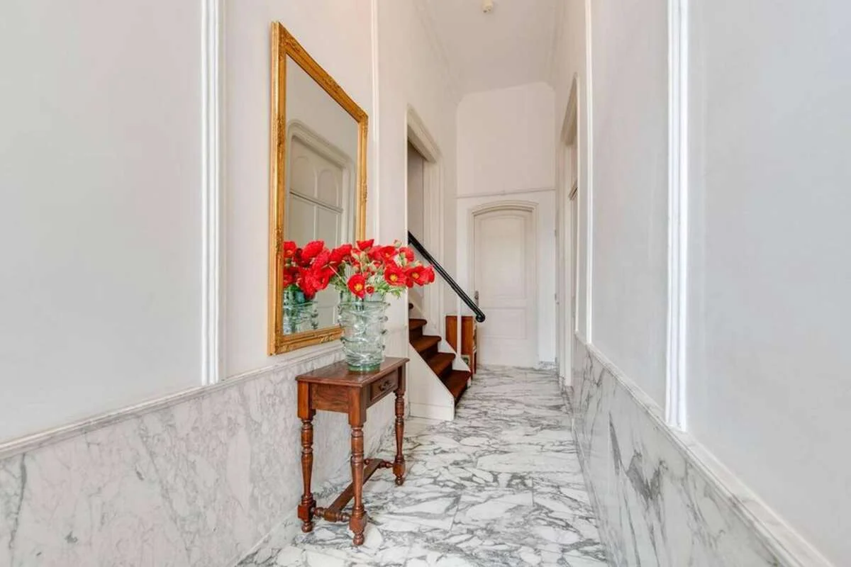 geblurde versie van de foto als achtergrond