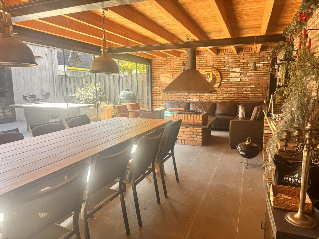 geblurde versie van de foto als achtergrond