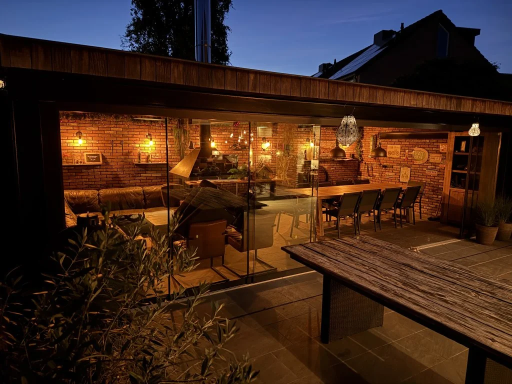 geblurde versie van de foto als achtergrond