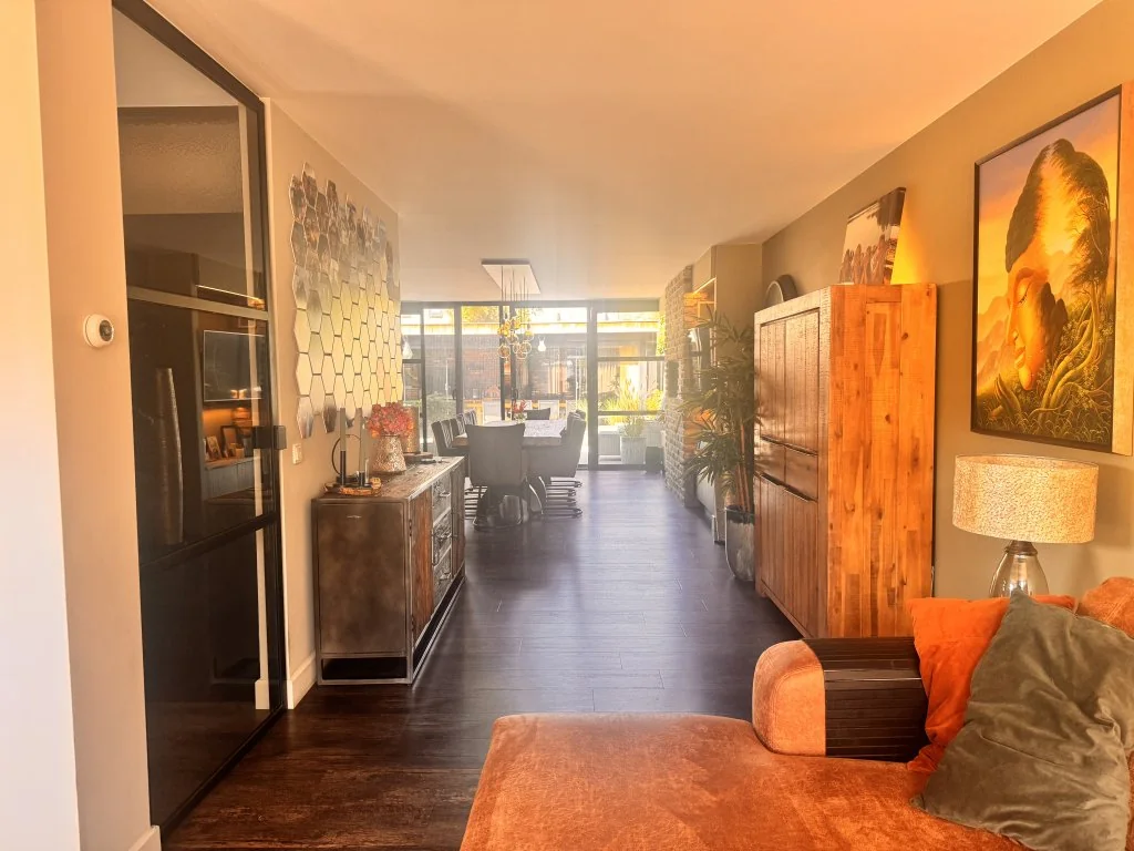 geblurde versie van de foto als achtergrond