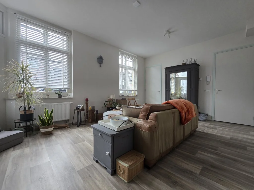 geblurde versie van de foto als achtergrond