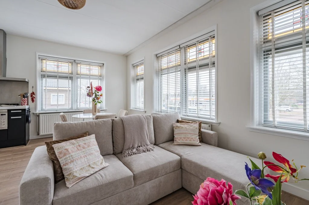 geblurde versie van de foto als achtergrond