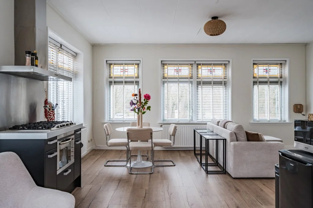 geblurde versie van de foto als achtergrond