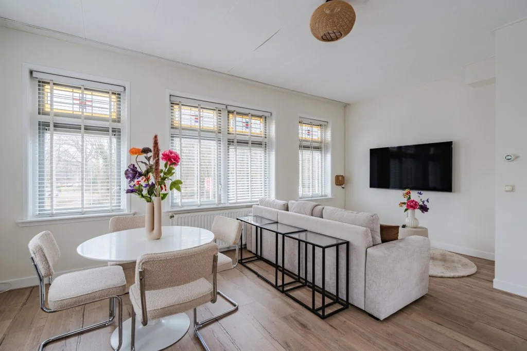 geblurde versie van de foto als achtergrond