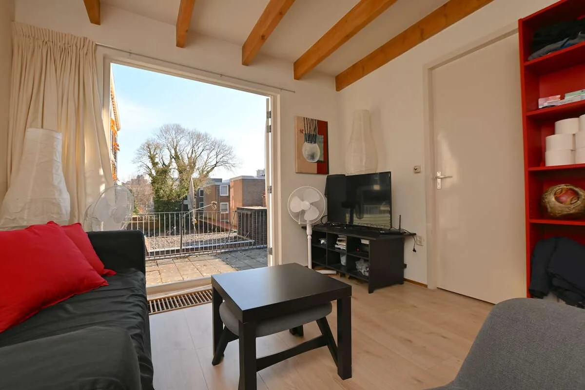 geblurde versie van de foto als achtergrond