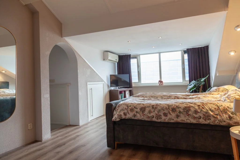 geblurde versie van de foto als achtergrond