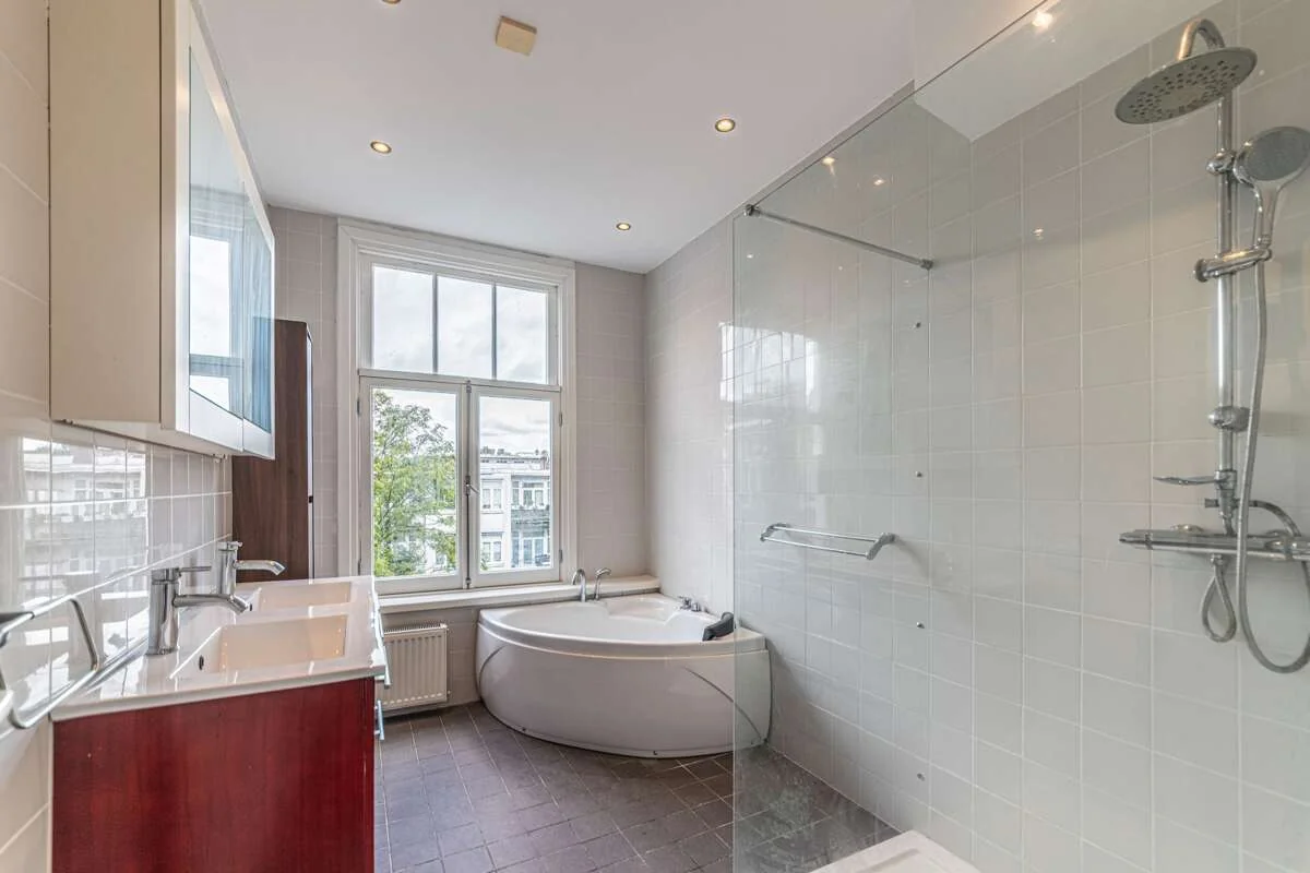 Foto van de Appartement gelegen aan de Admiraal De Ruijterweg in Amsterdam