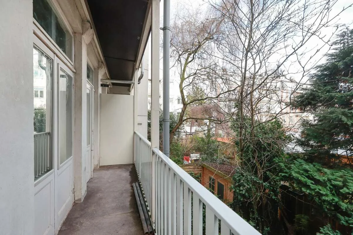 geblurde versie van de foto als achtergrond