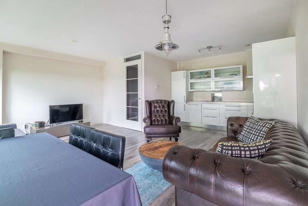 geblurde versie van de foto als achtergrond