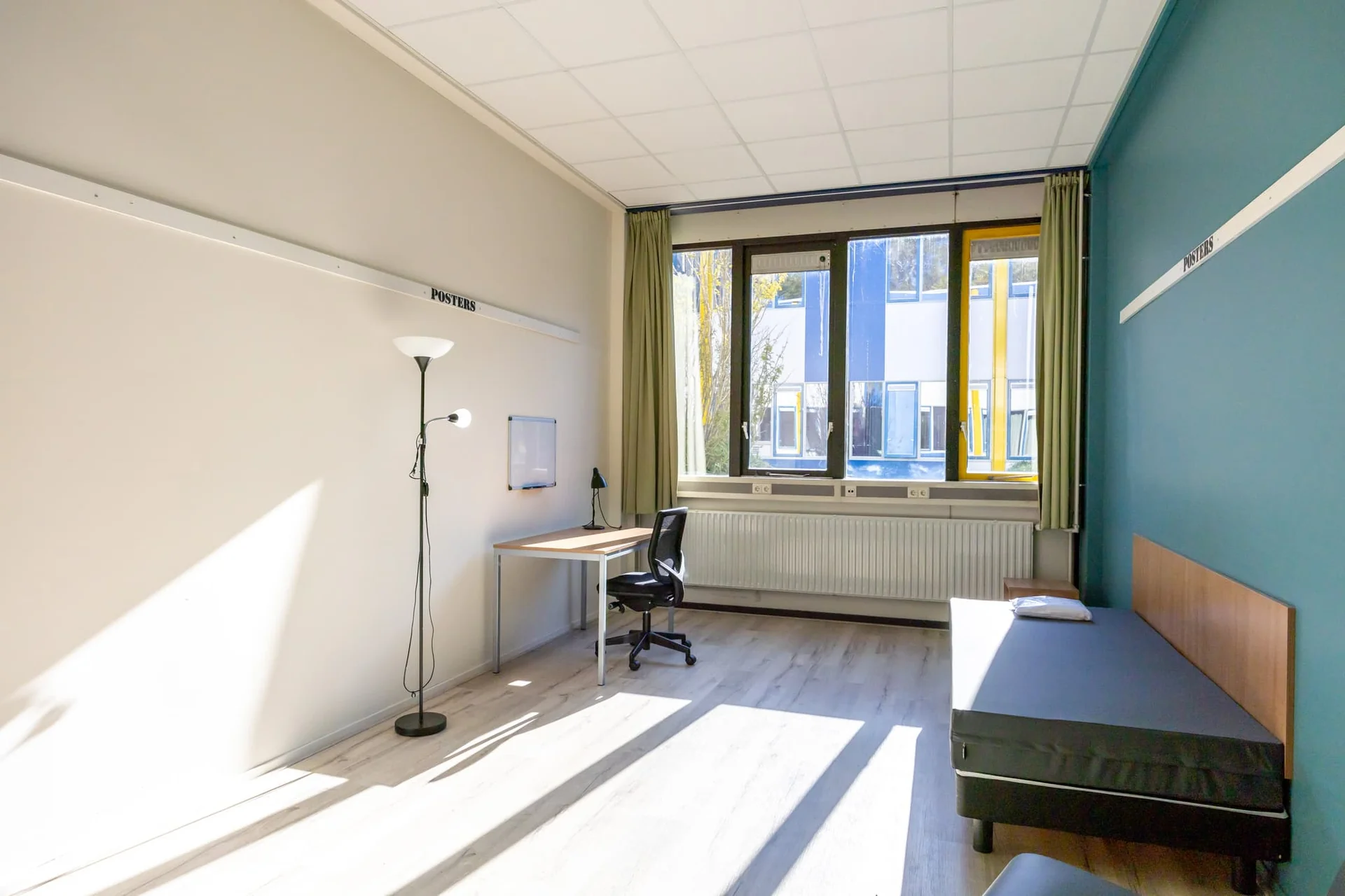 geblurde versie van de foto als achtergrond