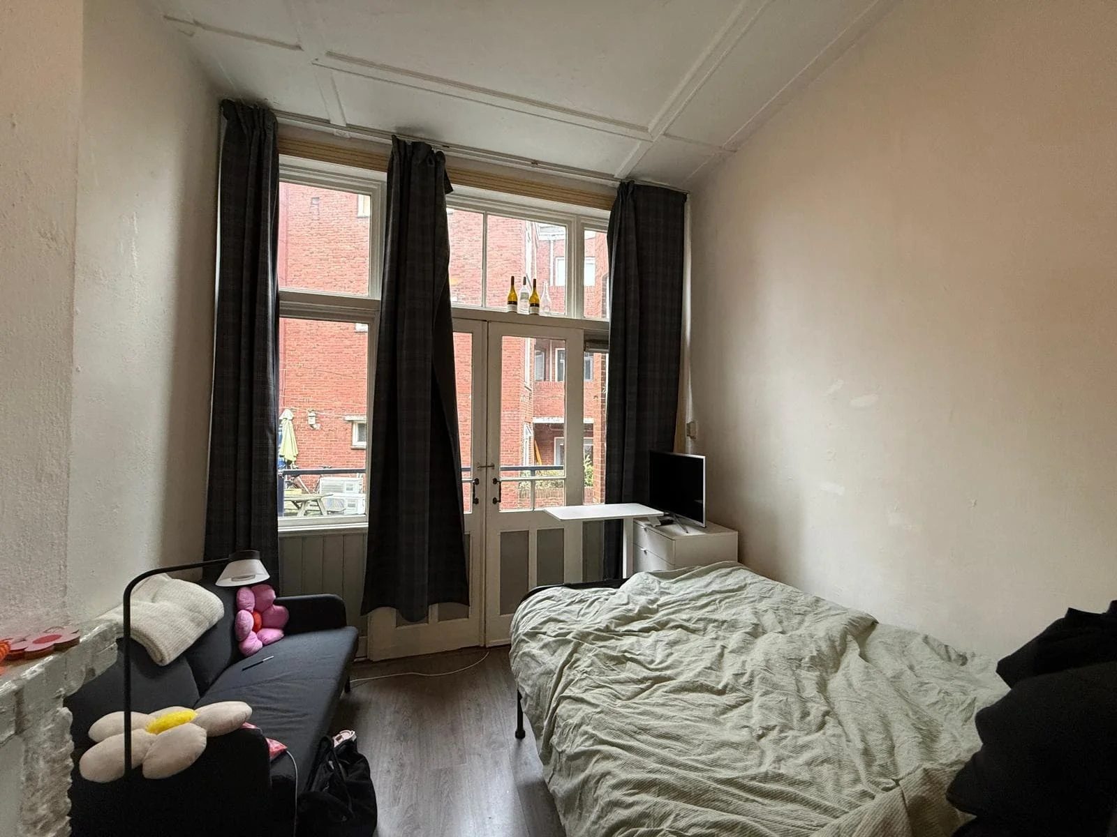 geblurde versie van de foto als achtergrond