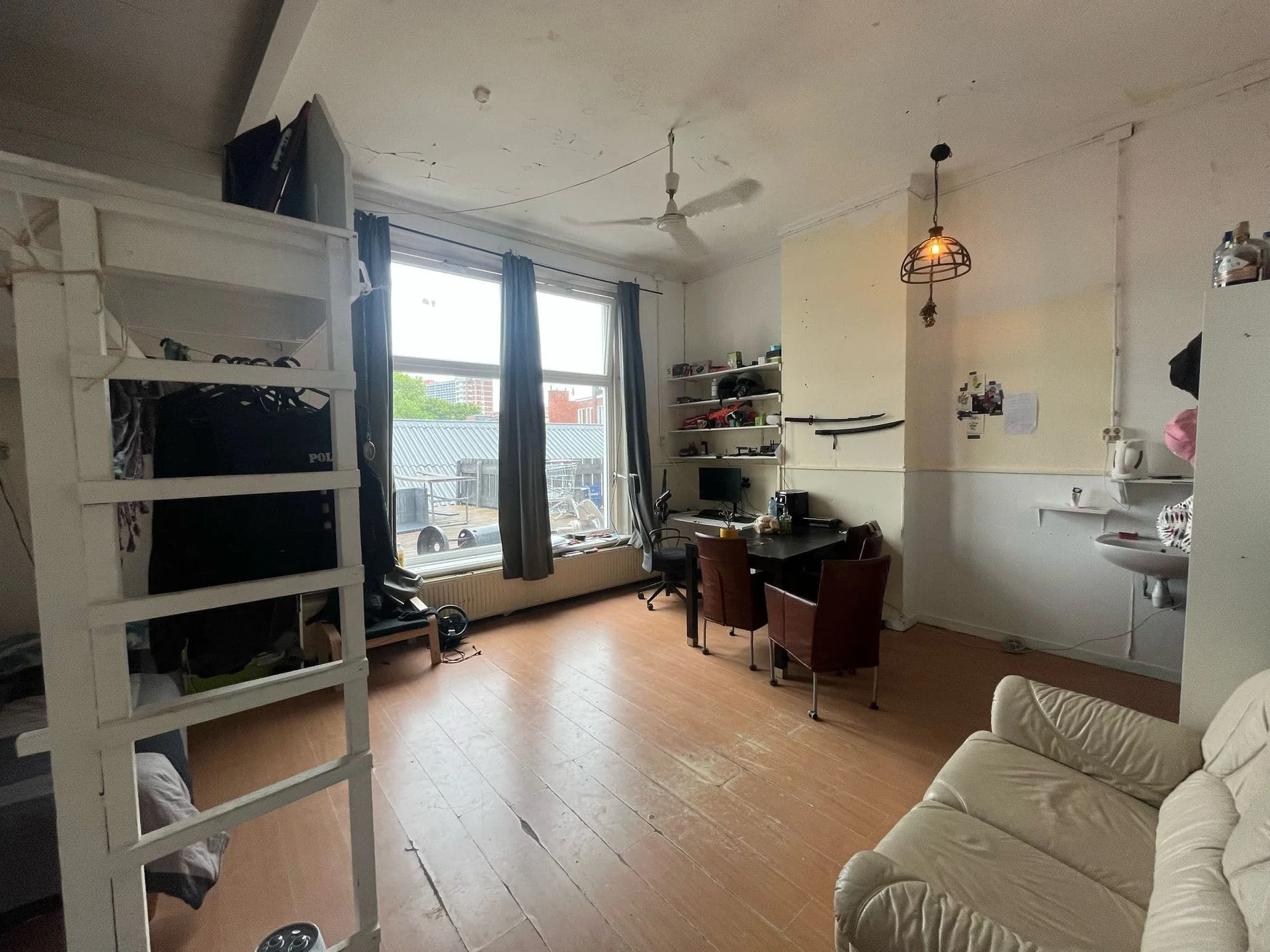 geblurde versie van de foto als achtergrond