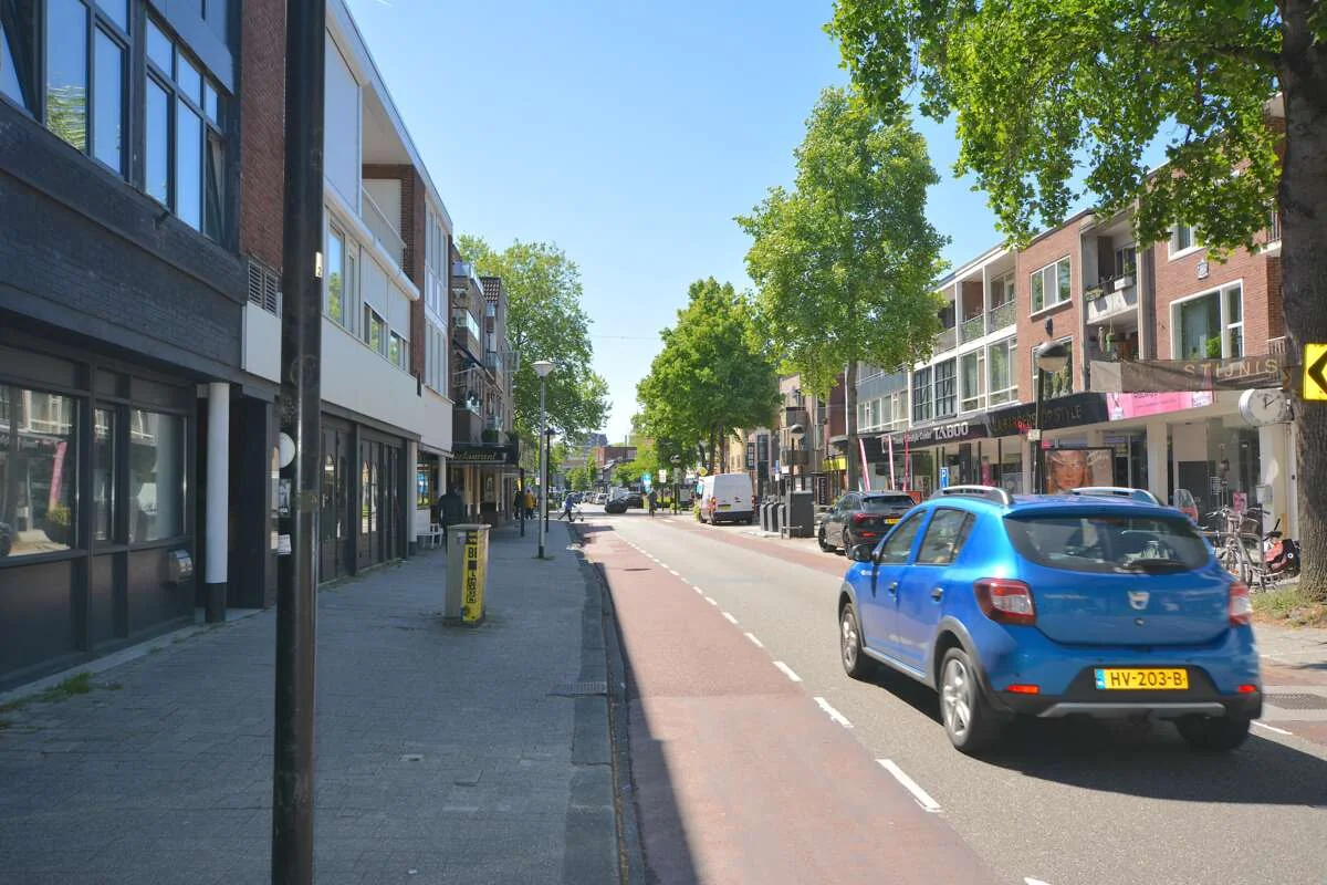 geblurde versie van de foto als achtergrond