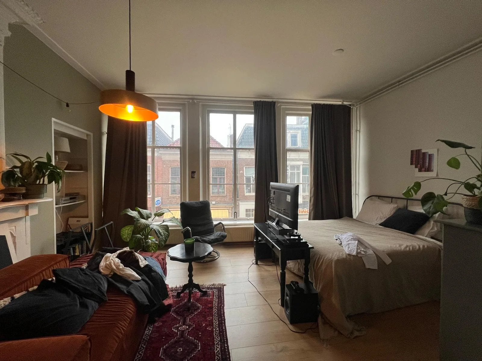 geblurde versie van de foto als achtergrond