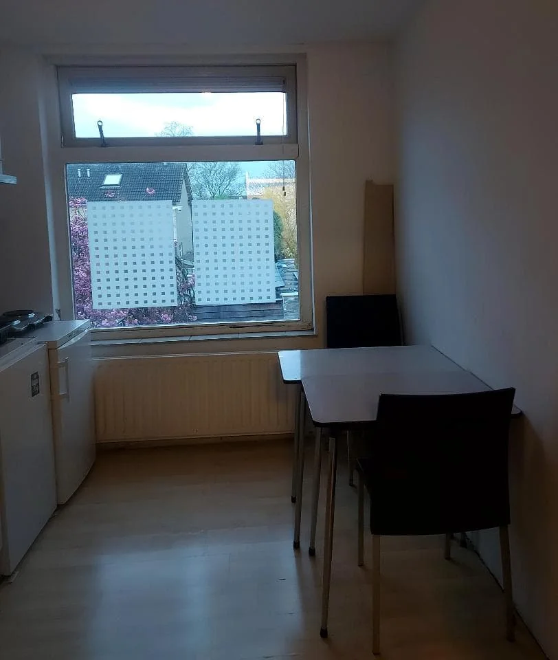 geblurde versie van de foto als achtergrond