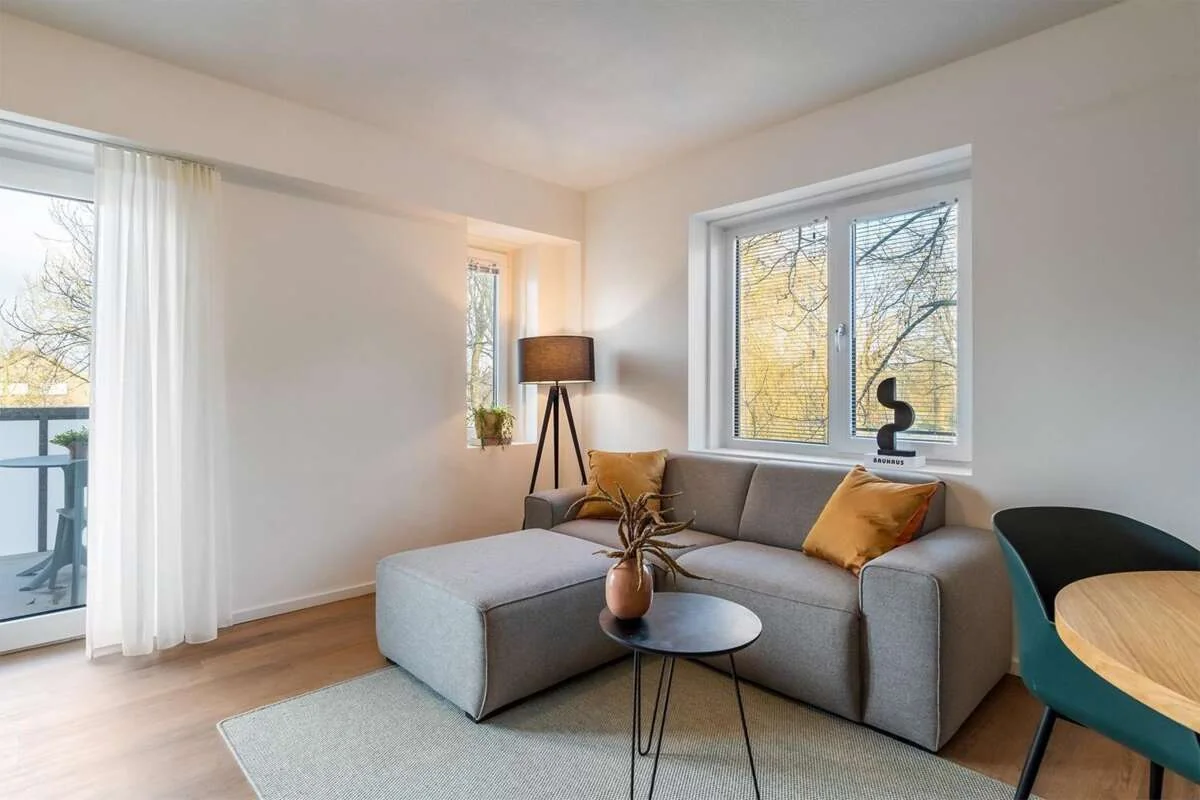 geblurde versie van de foto als achtergrond