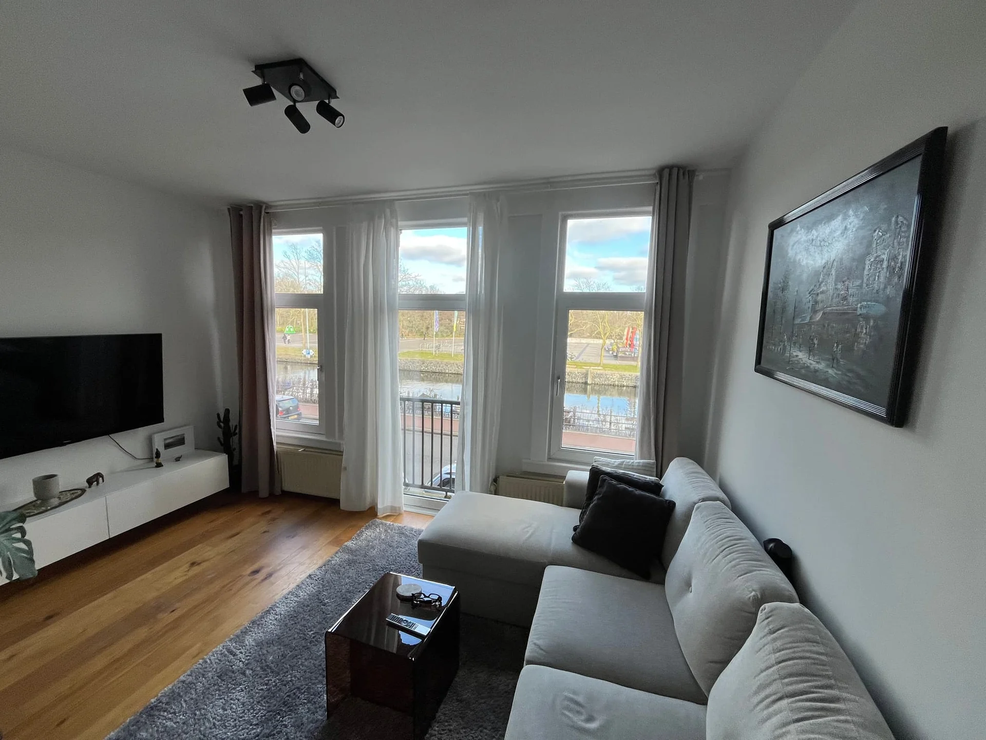 Foto van de Appartement gelegen aan de Haarlemmerweg in Amsterdam