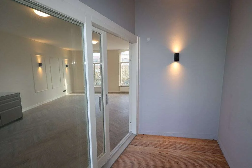 geblurde versie van de foto als achtergrond