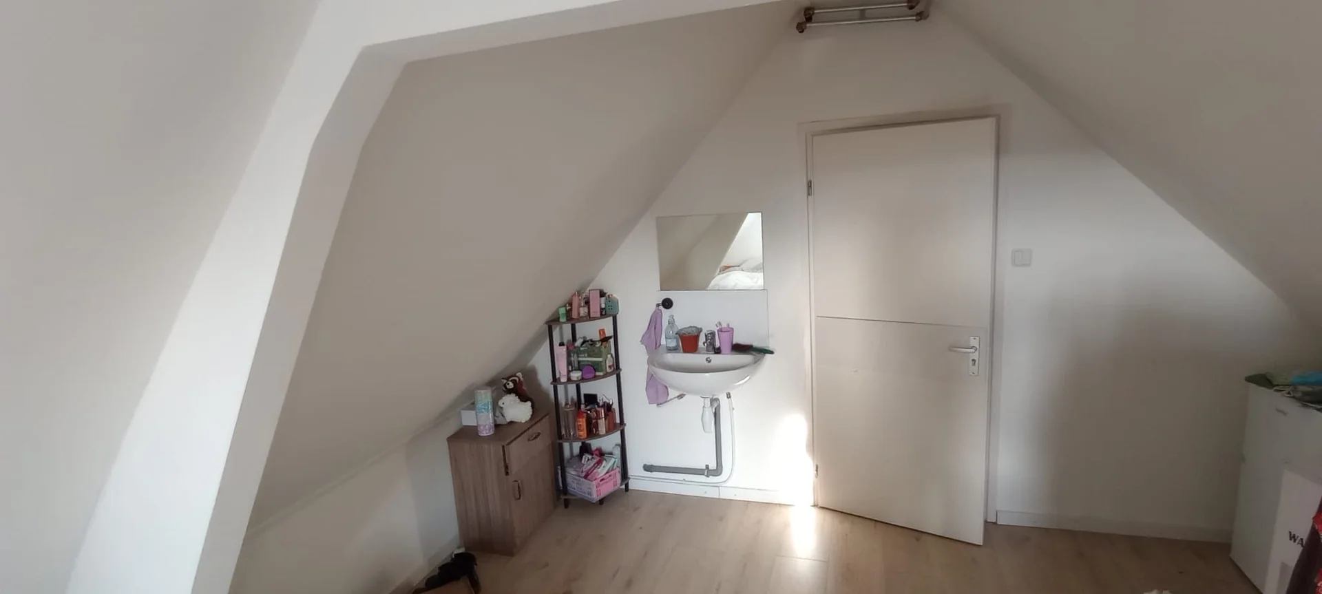 Foto van de Kamer gelegen aan de Gerrit van de Lindestraat in Rotterdam