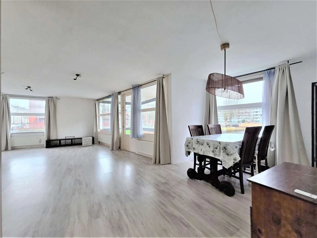 Foto van de Appartement gelegen aan de Jan van Duivenvoordestraat in Amsterdam