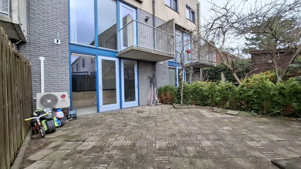 geblurde versie van de foto als achtergrond