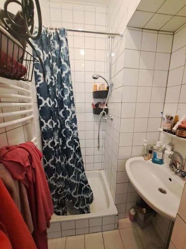 Foto van de Kamer gelegen aan de E. Thomassen a Thuessinklaan in Groningen