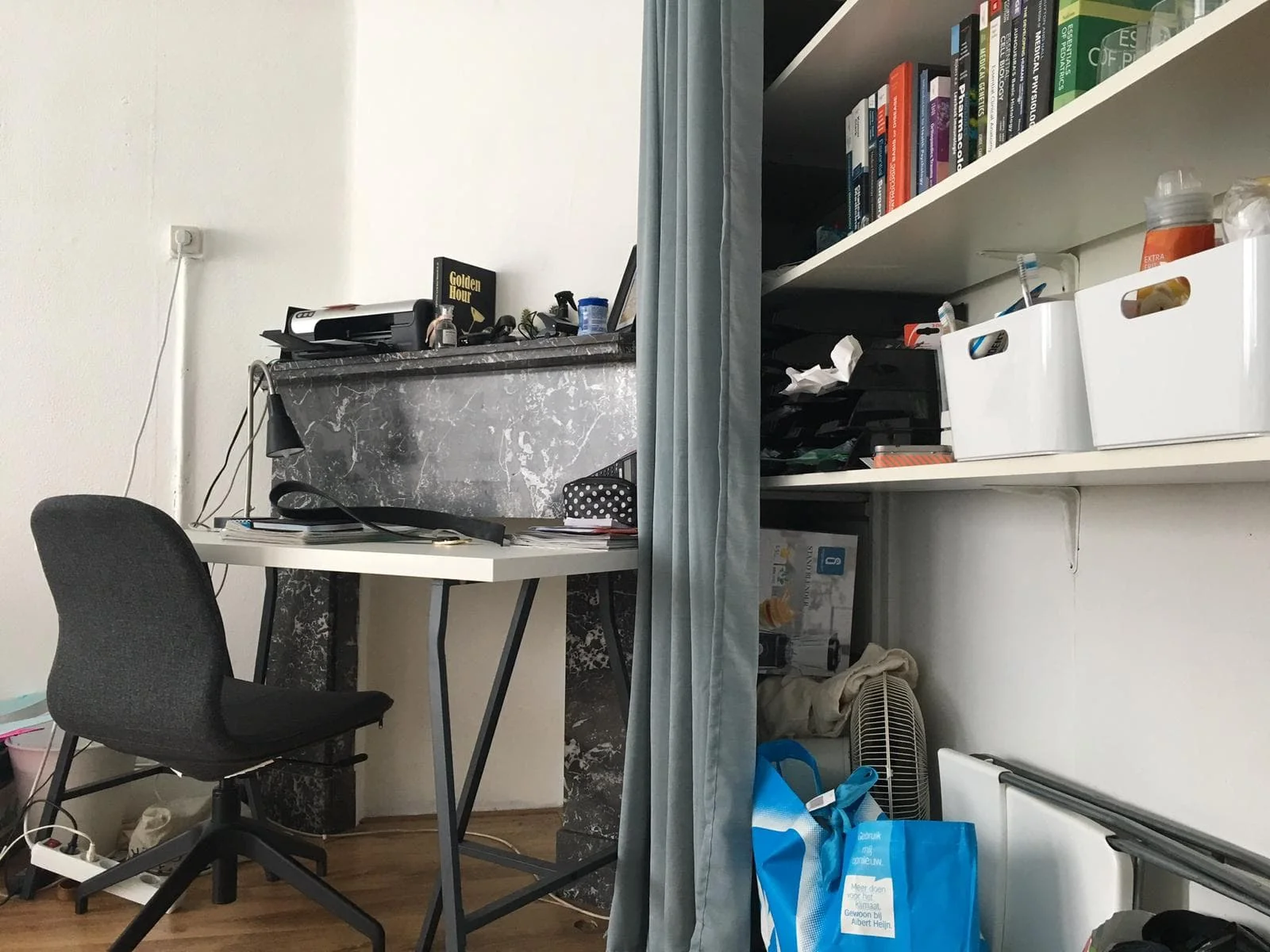 geblurde versie van de foto als achtergrond