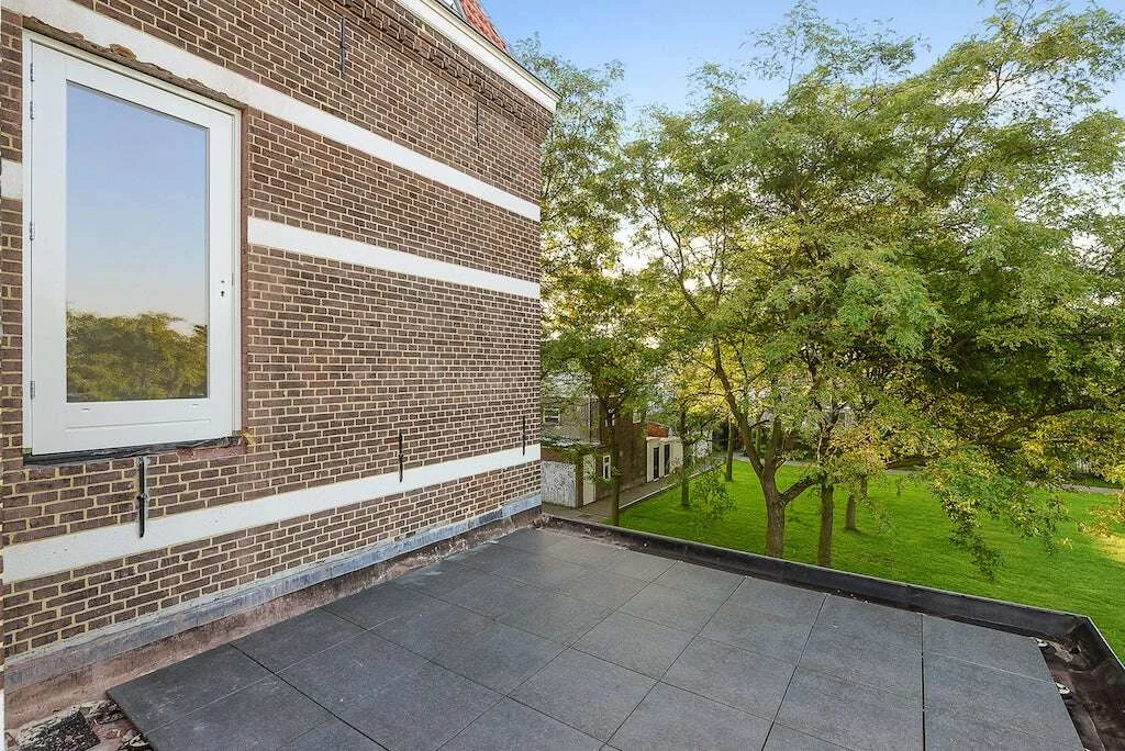 geblurde versie van de foto als achtergrond