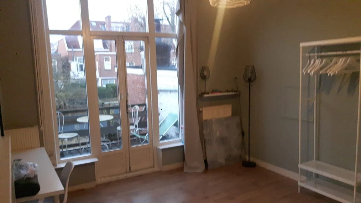 geblurde versie van de foto als achtergrond