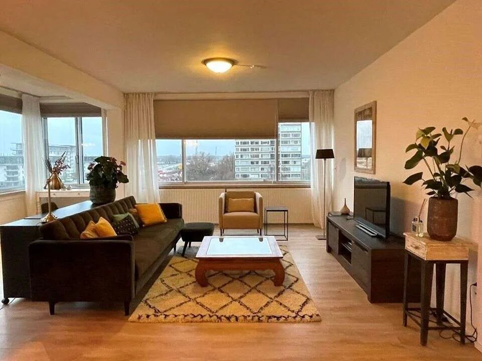 geblurde versie van de foto als achtergrond