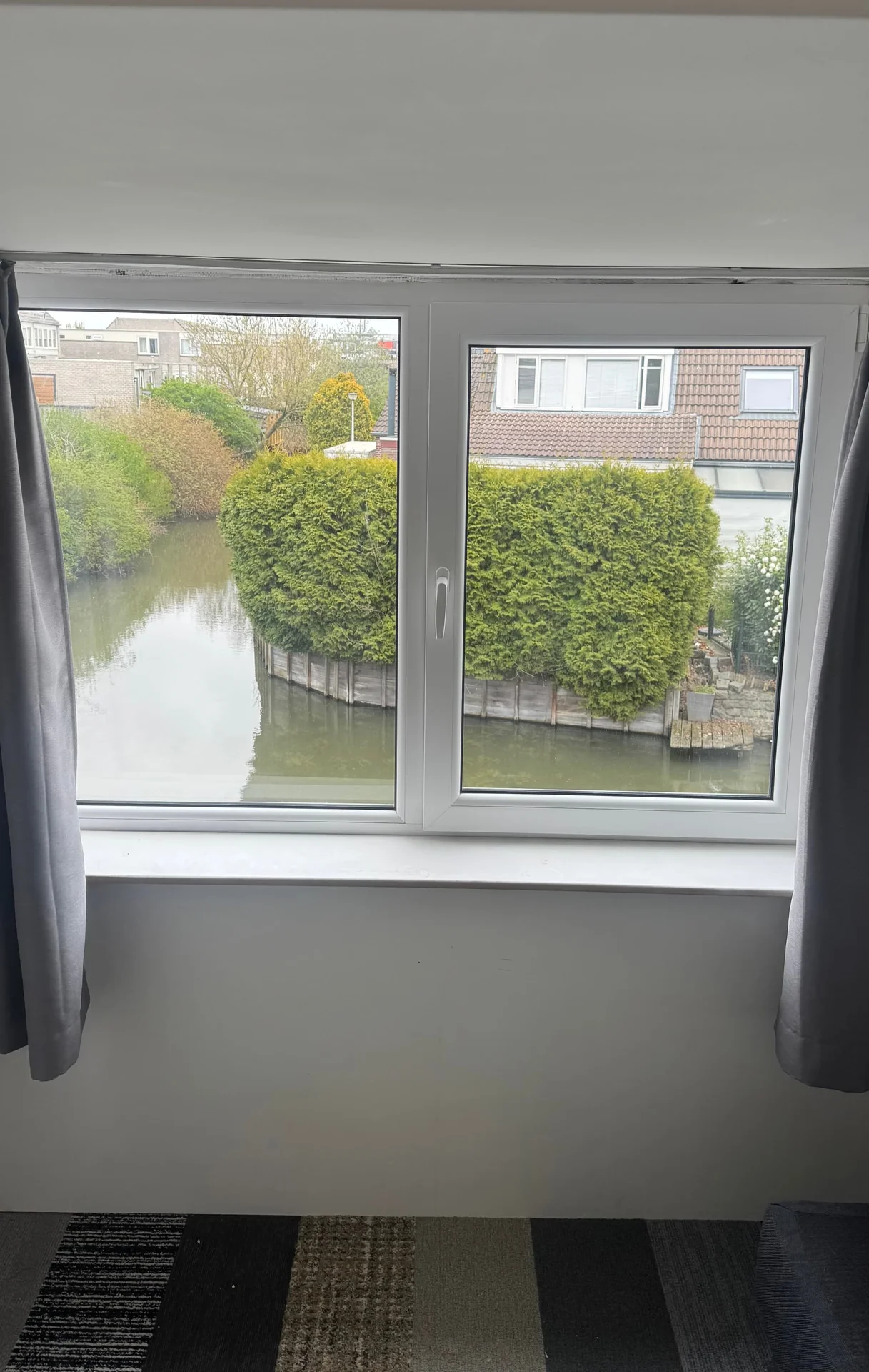 geblurde versie van de foto als achtergrond