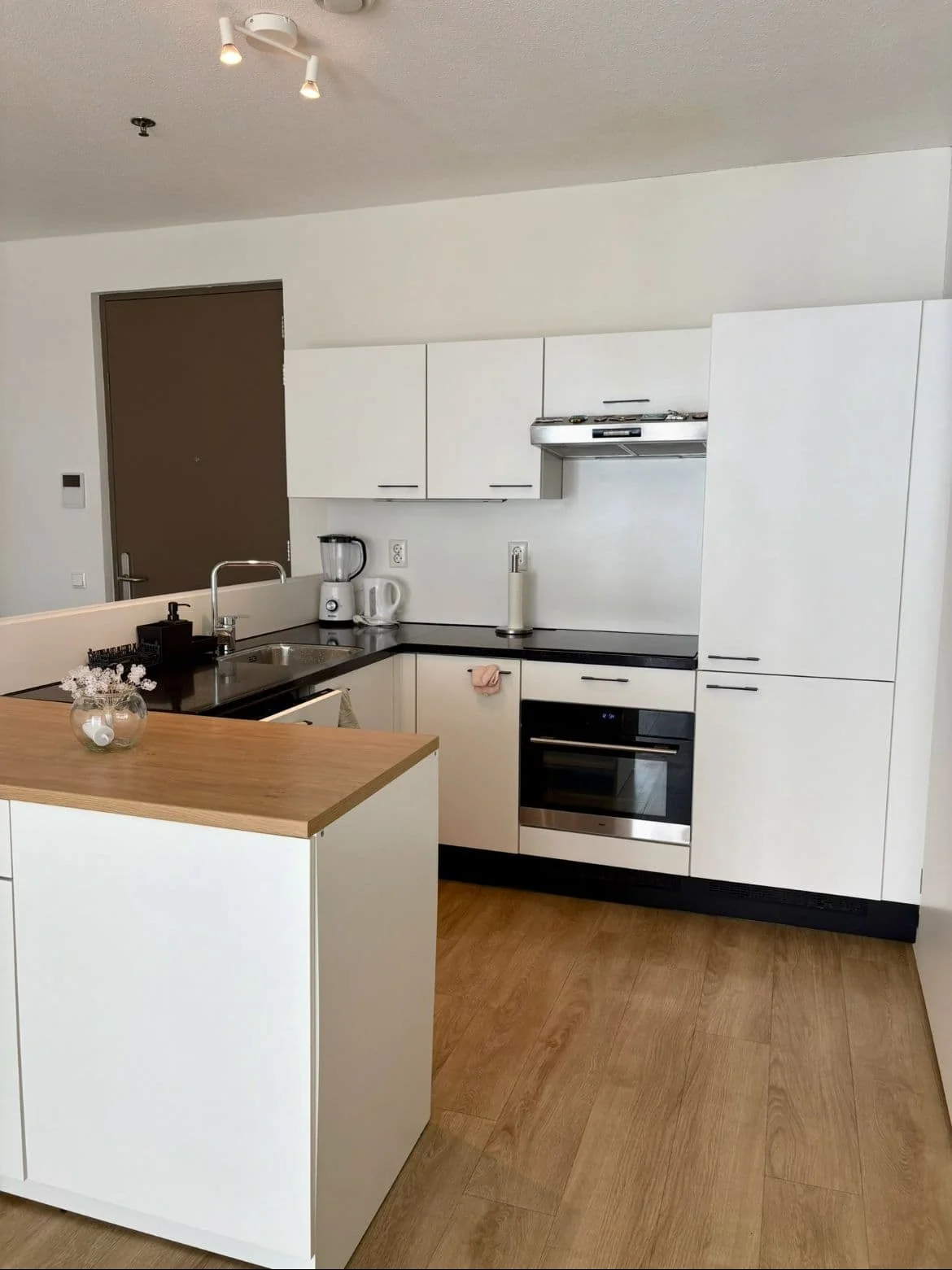 geblurde versie van de foto als achtergrond