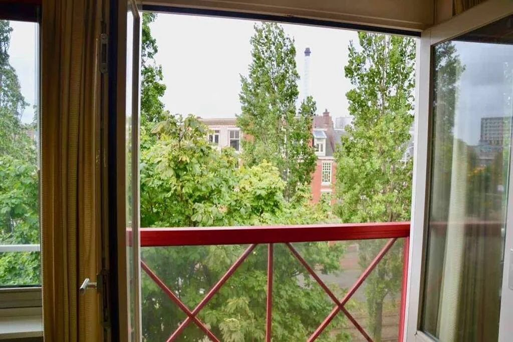 Foto van de Appartement gelegen aan de Waldeck Pyrmontkade in Den Haag