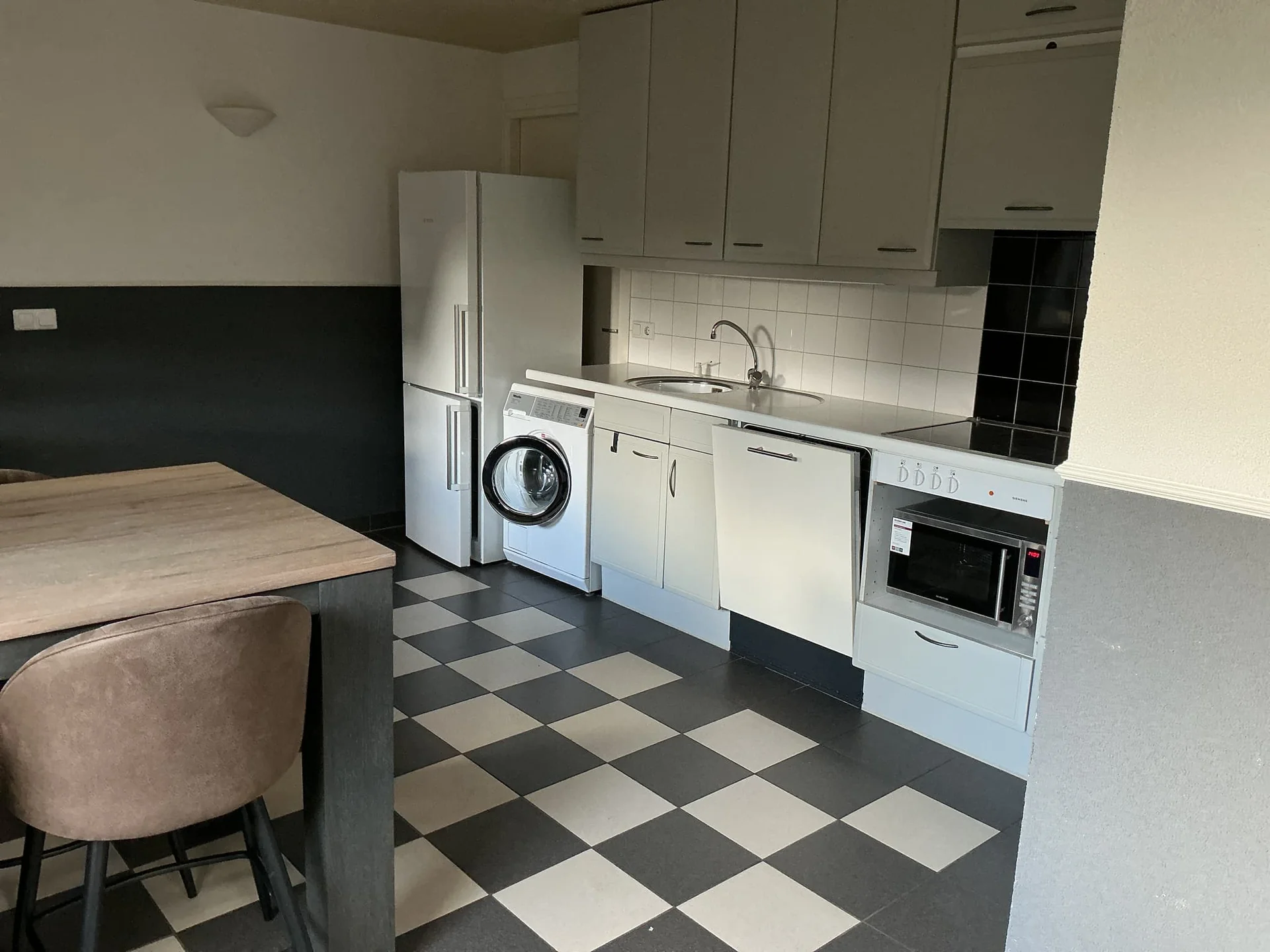 geblurde versie van de foto als achtergrond