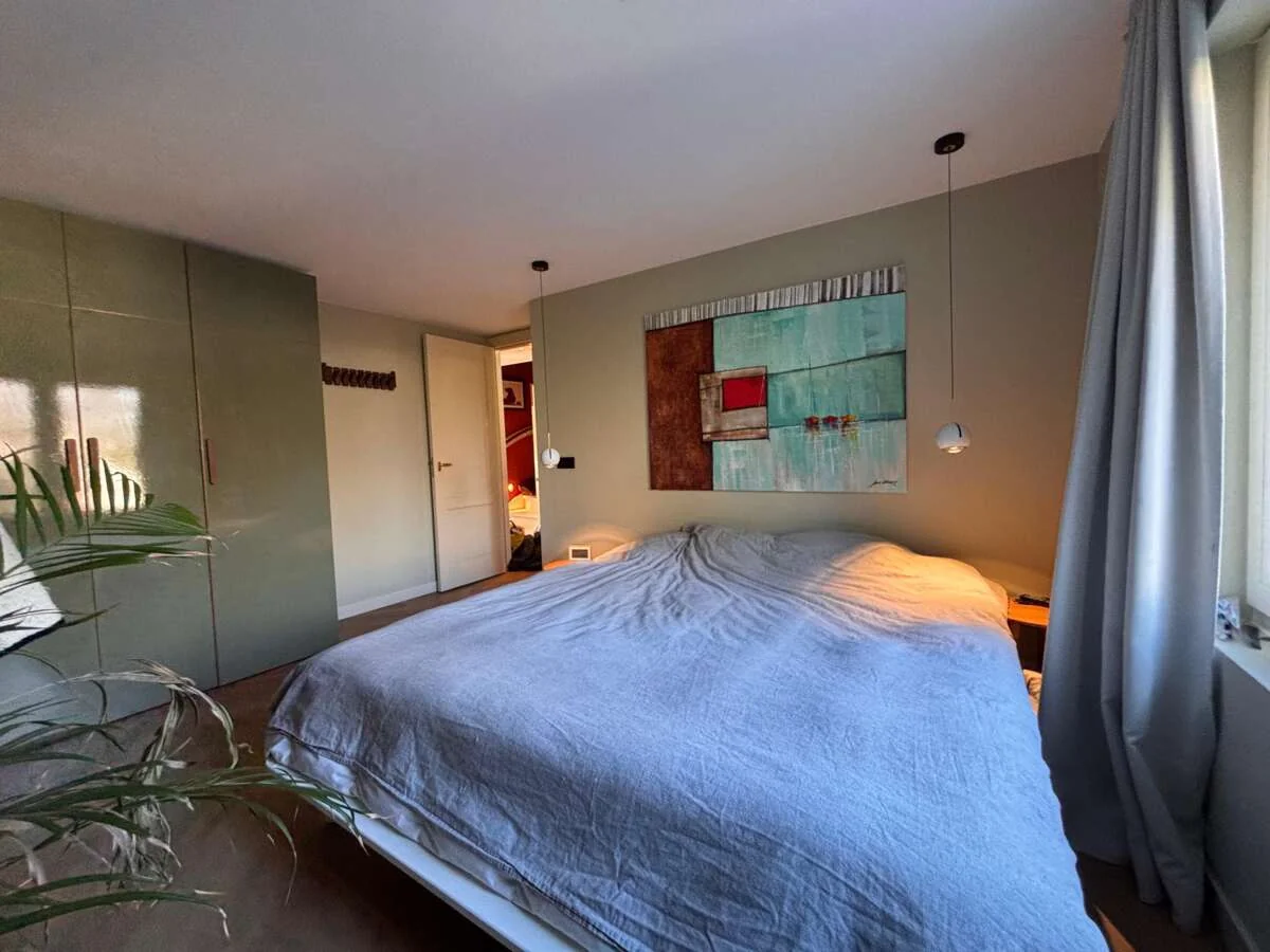 geblurde versie van de foto als achtergrond