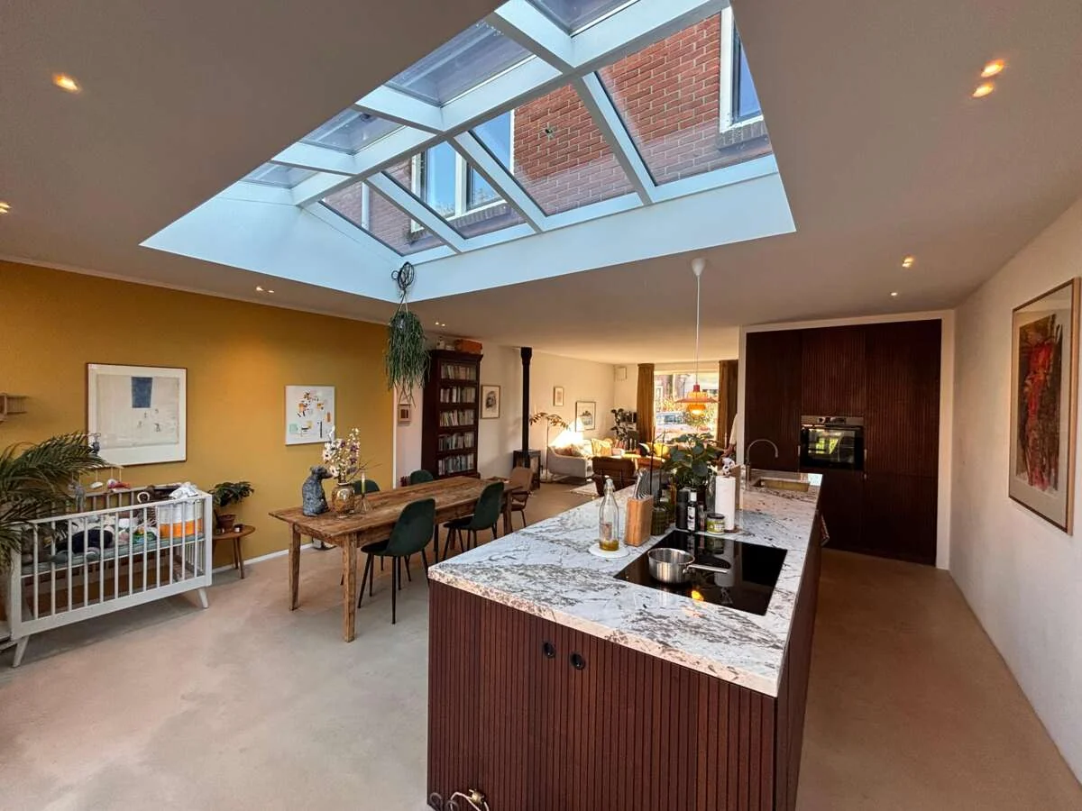 geblurde versie van de foto als achtergrond