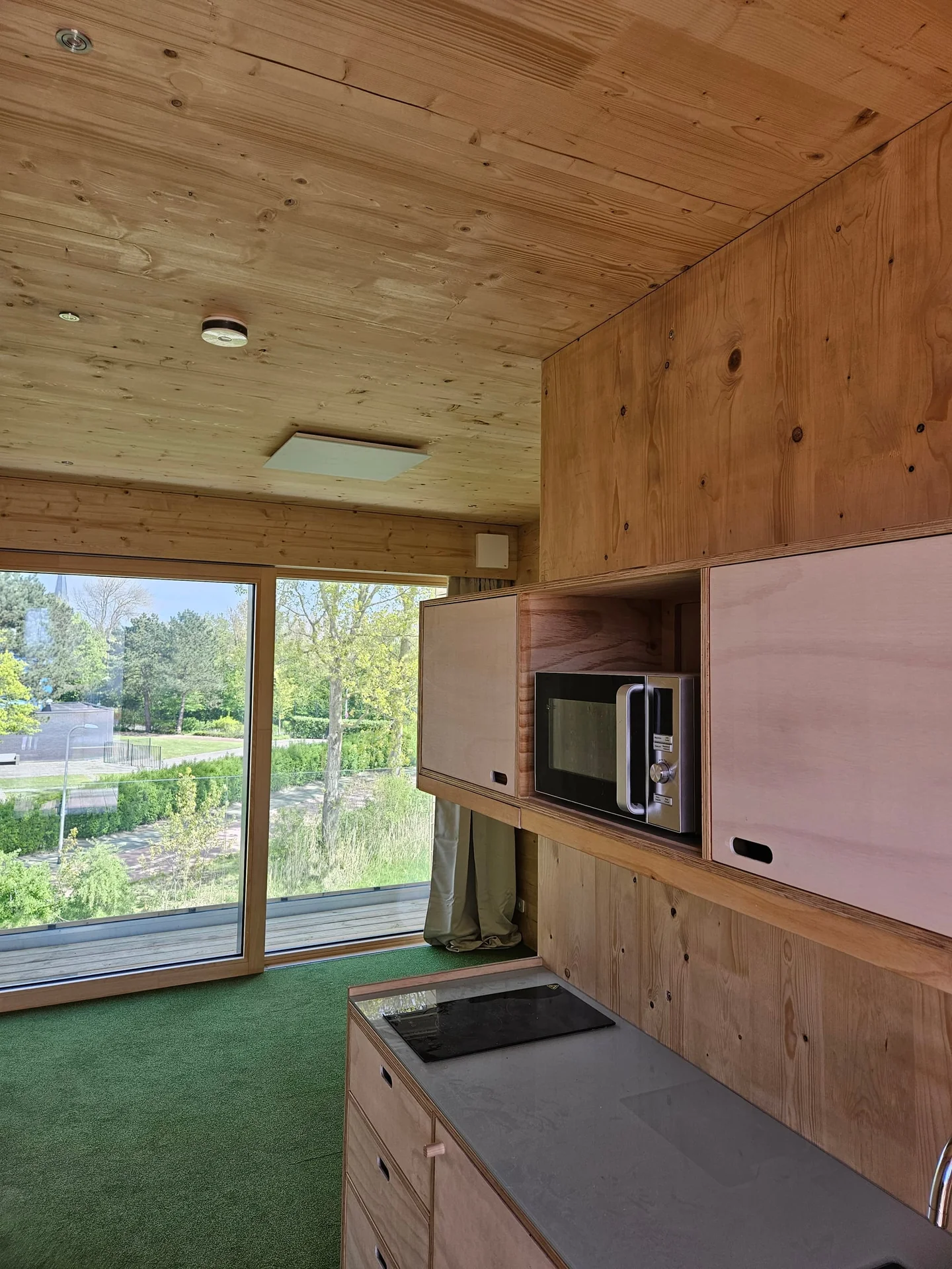 geblurde versie van de foto als achtergrond