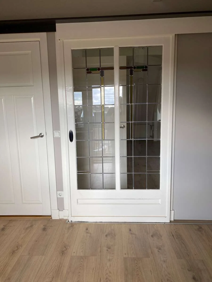 geblurde versie van de foto als achtergrond