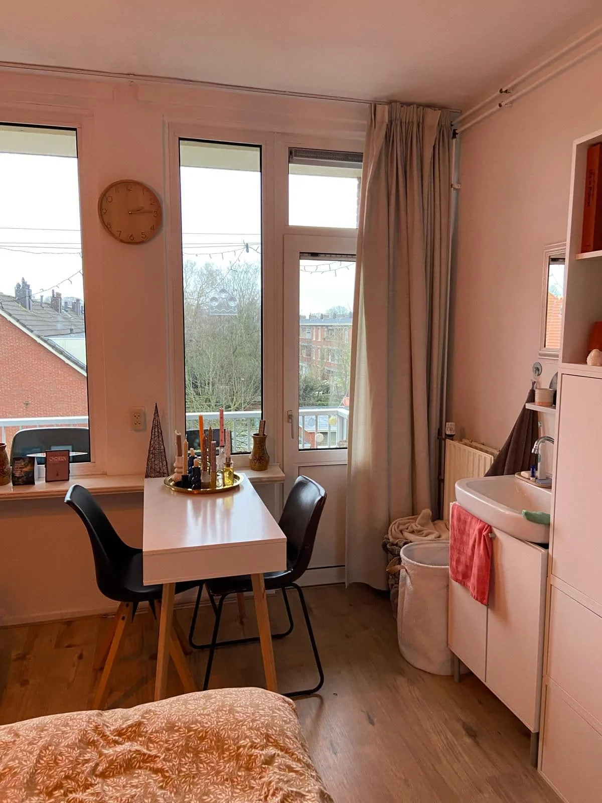 geblurde versie van de foto als achtergrond