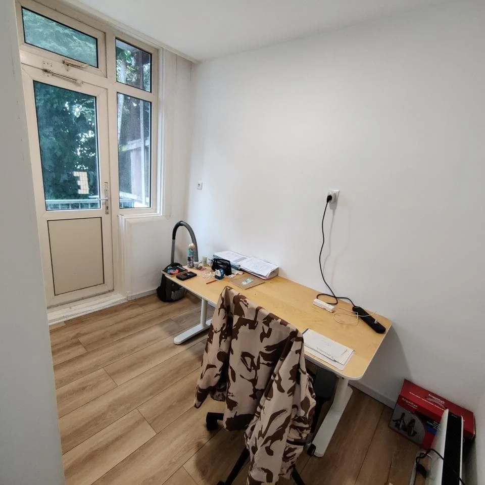 geblurde versie van de foto als achtergrond