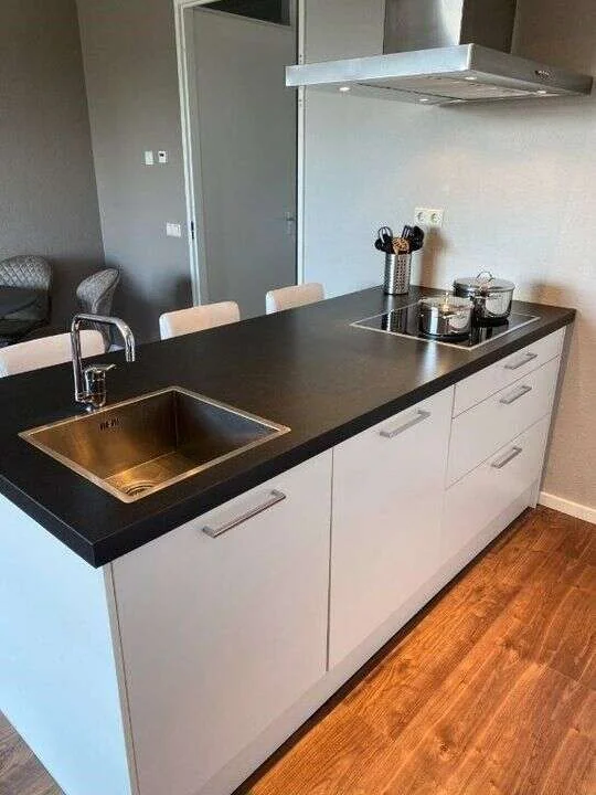 geblurde versie van de foto als achtergrond