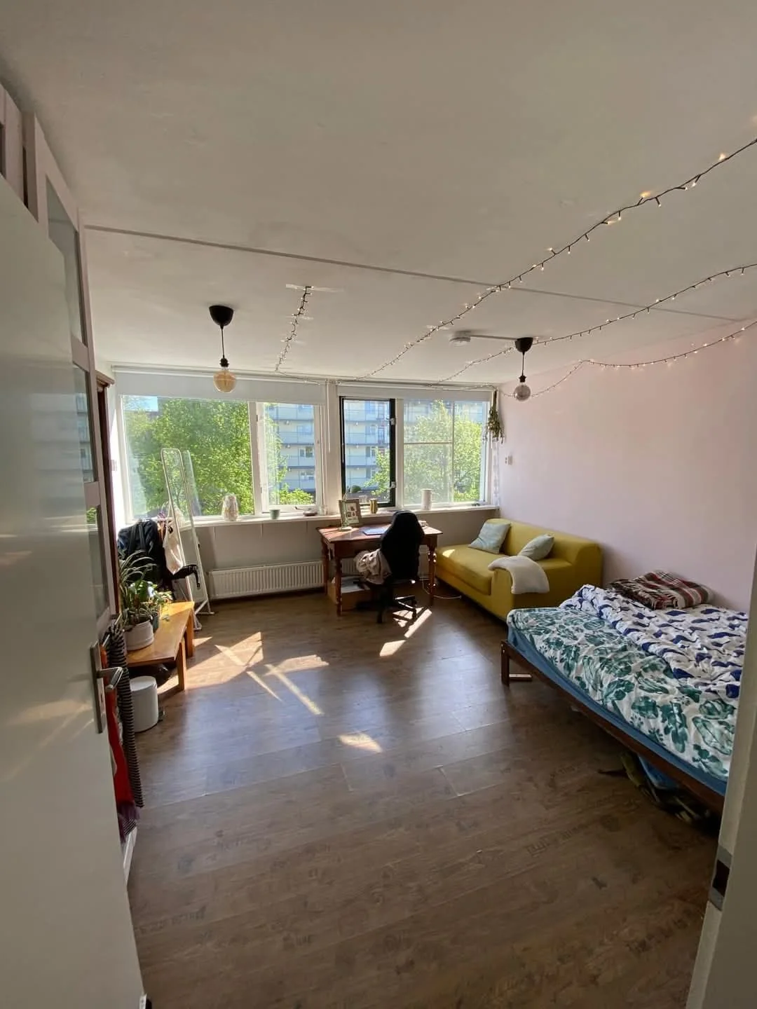 geblurde versie van de foto als achtergrond