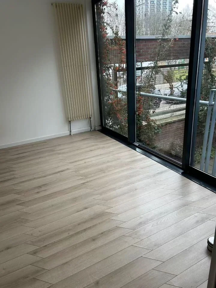 geblurde versie van de foto als achtergrond